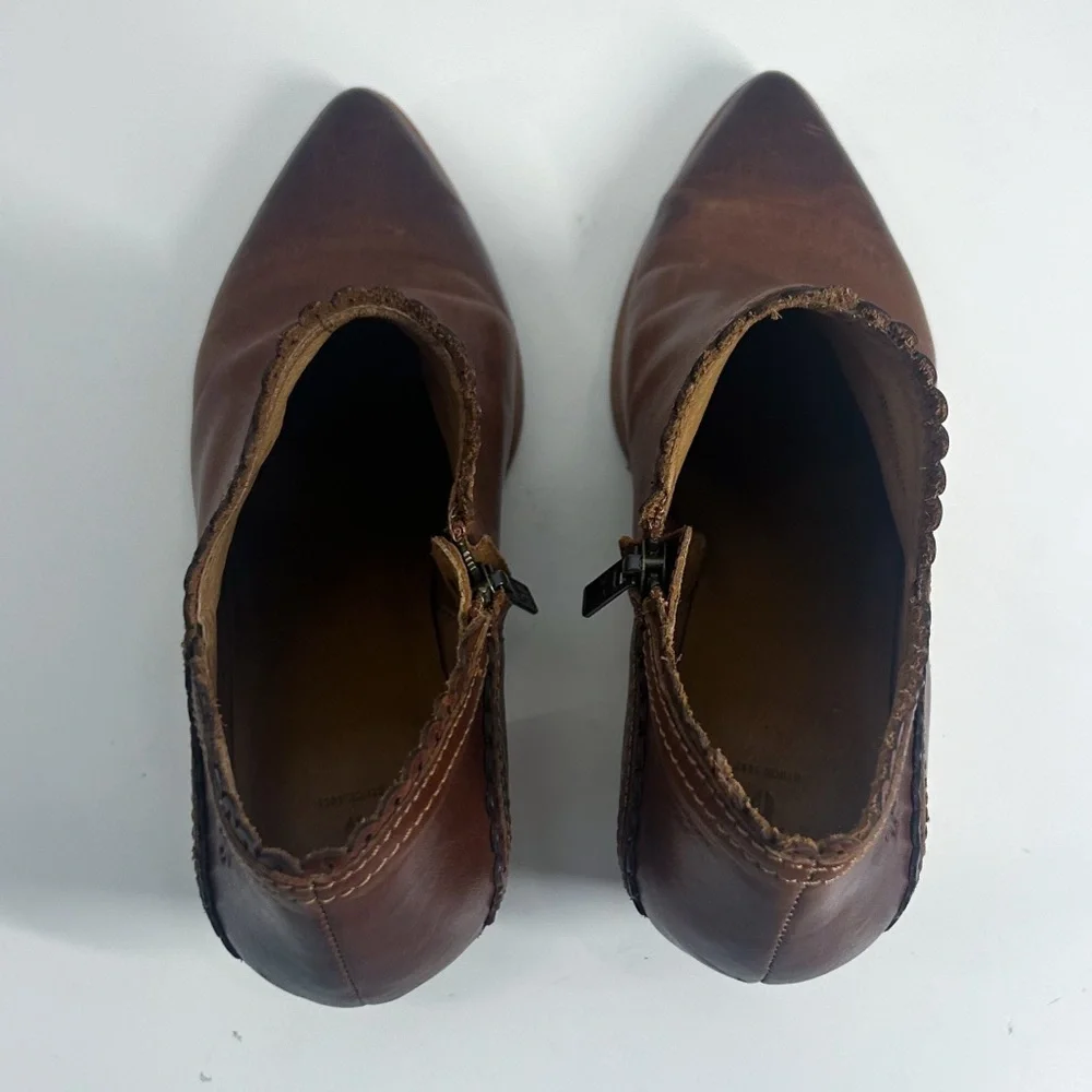 Frye Reed Brown Leather Scallop Trim Heeled Ankle Booties Size 9